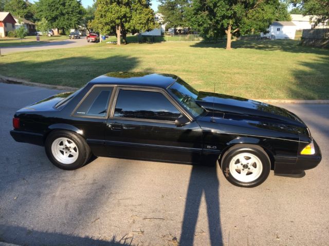 1989 Black Ford Mustang Coupe