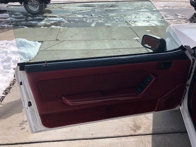 1989 WHITE Ford Mustang Convertible