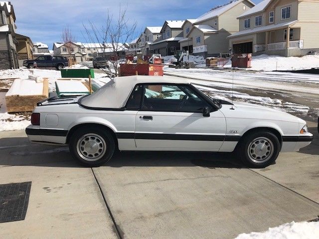 1989 WHITE Ford Mustang Convertible