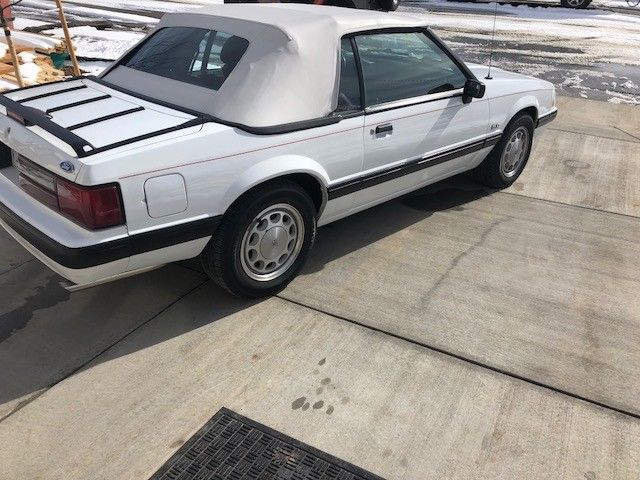 1989 WHITE Ford Mustang Convertible