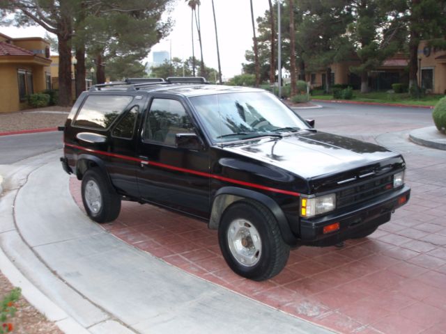 1989 Nissan Pathfinder SUV