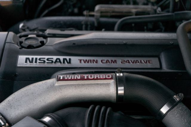 1989 Gray Nissan GT-R Coupe