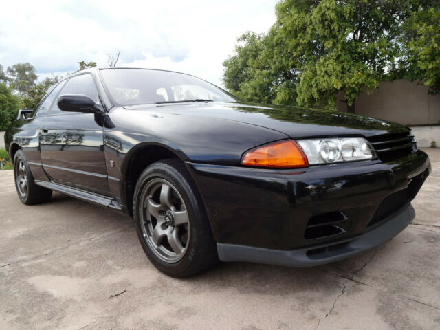 1989 Black Nissan GT-R Coupe