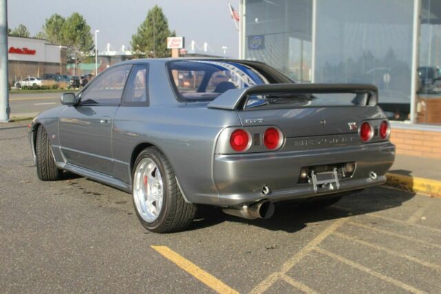 1989 Gray Nissan GT-R Coupe