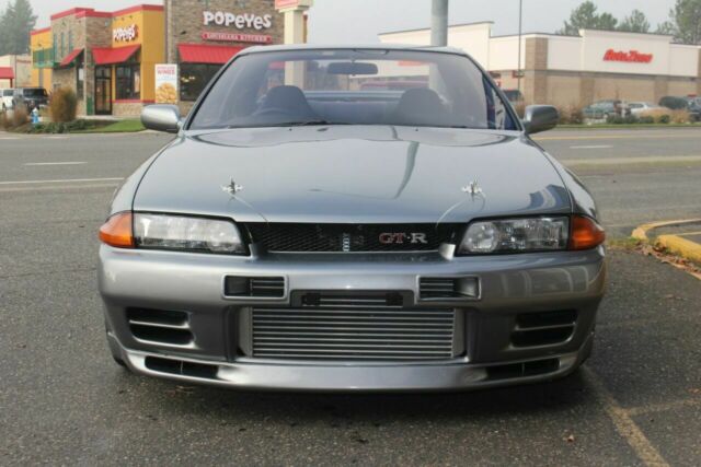 1989 Gray Nissan GT-R Coupe
