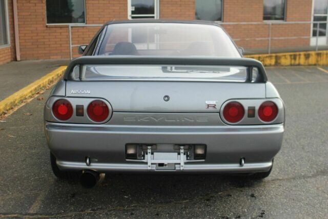 1989 Gray Nissan GT-R Coupe