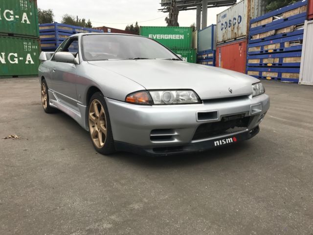 1989 Silver Nissan GT-R Coupe