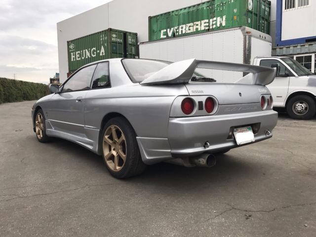 1989 Silver Nissan GT-R Coupe