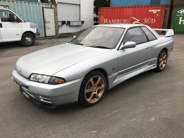 1989 Silver Nissan GT-R Coupe