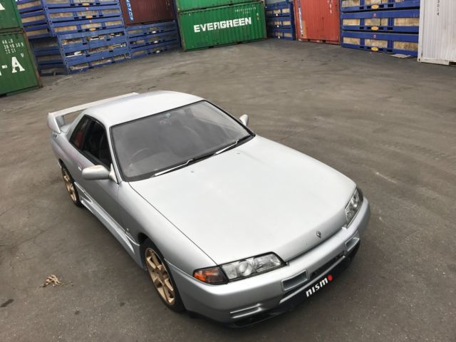 1989 Silver Nissan GT-R Coupe