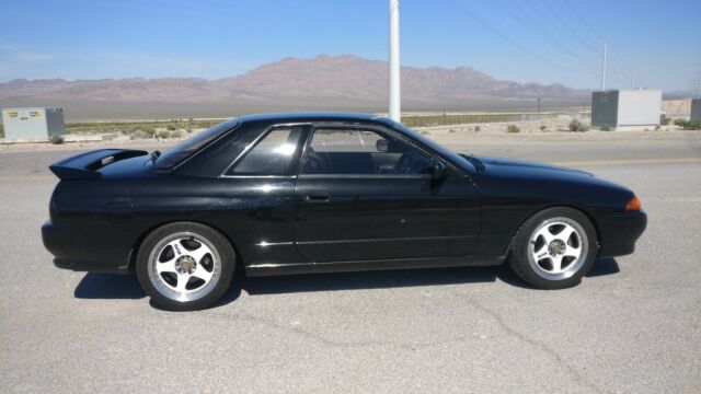 1989 Black Nissan Skyline Coupe