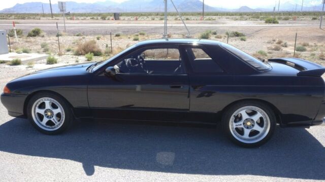 1989 Black Nissan Skyline Coupe