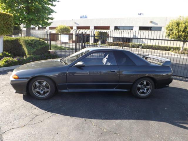 1989 KH2 Gun Grey Metallic Nissan GT-R Coupe