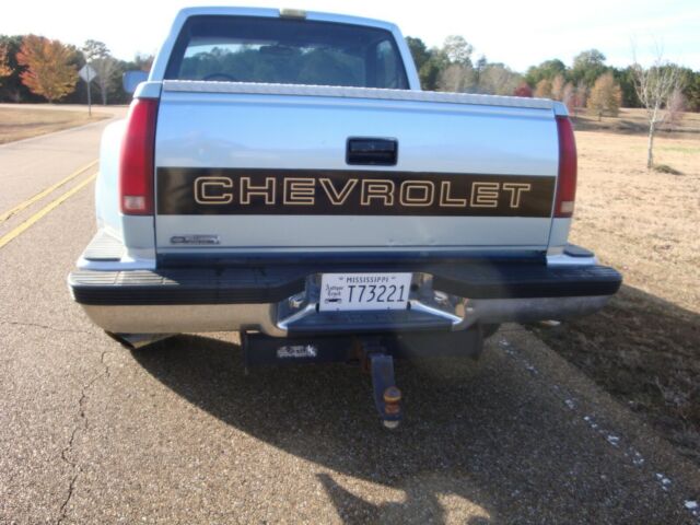 1989 Blue Chevrolet Silverado 1500 Standard Cab Pickup