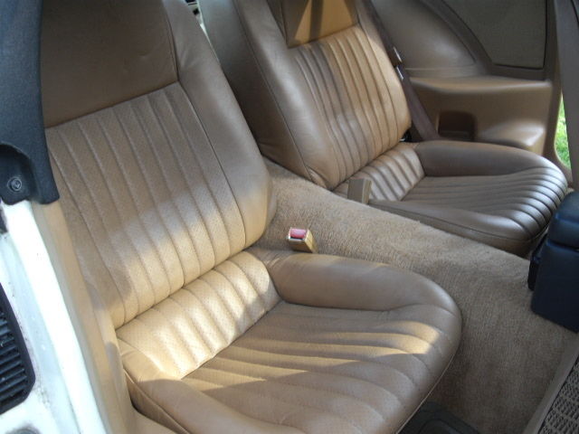 1989 white Pontiac Trans Am 2dr