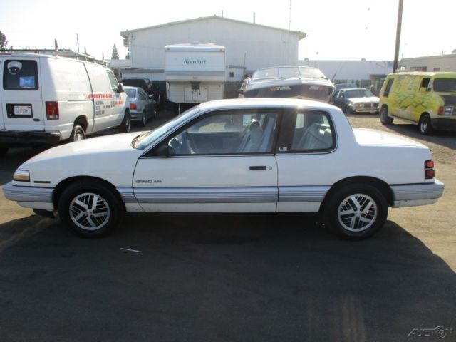 1989 White Pontiac Grand Am Coupe