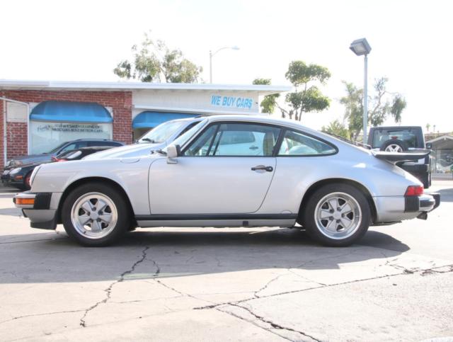 1989 -- Porsche 911 Coupe