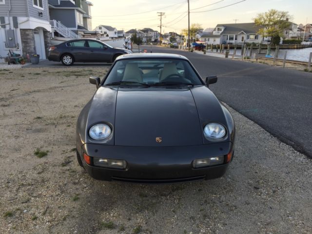 1989 Slate Gray Metallic Porsche 928 Coupe