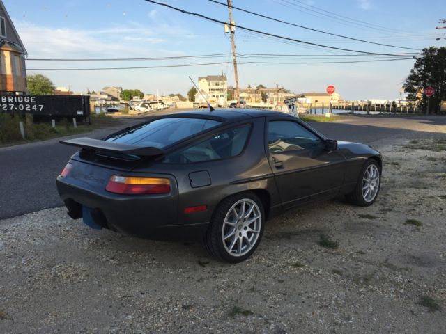 1989 Slate Gray Metallic Porsche 928 Coupe
