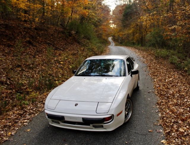 1989 White Porsche 944 Coupe
