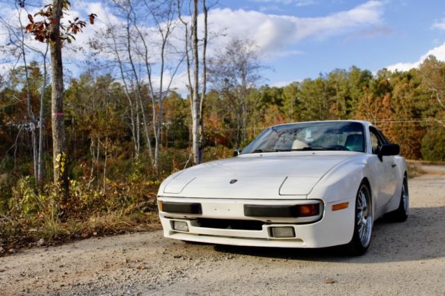 1989 White Porsche 944 Coupe