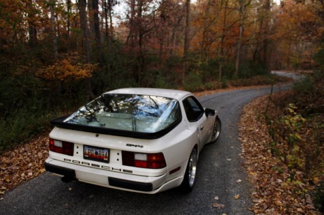 1989 White Porsche 944 Coupe