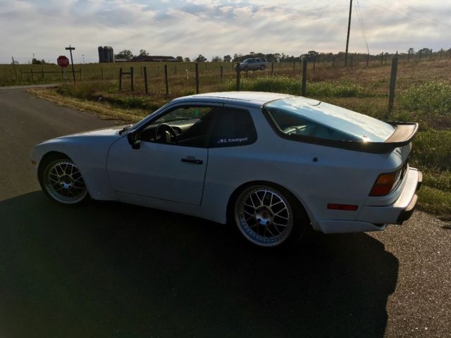 1989 White Porsche 944 Coupe