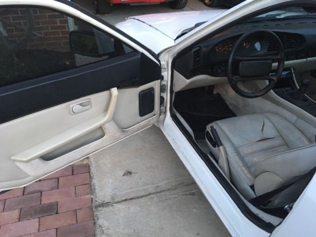1989 White Porsche 944 Coupe
