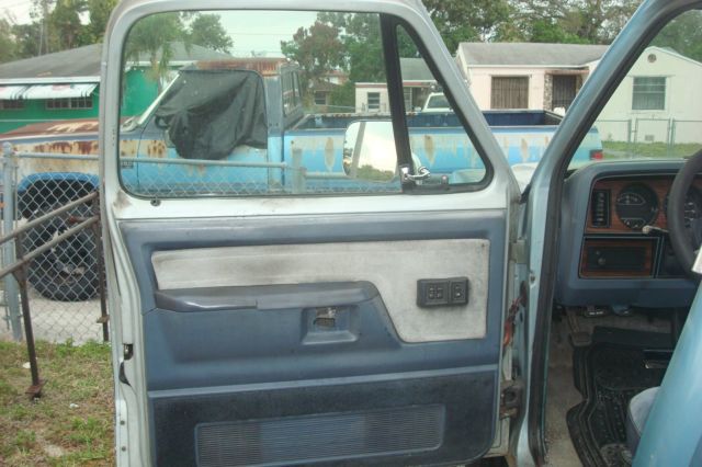 1989 Dodge Ram 2500 Standard Cab Pickup