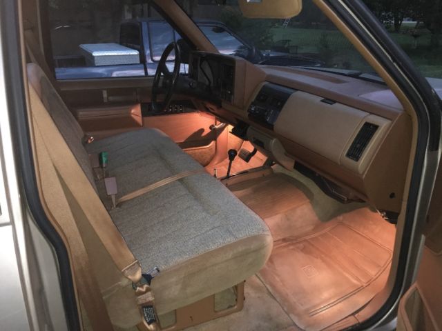 1989 Tan and brown Chevrolet Silverado 1500 Standard Cab Pickup