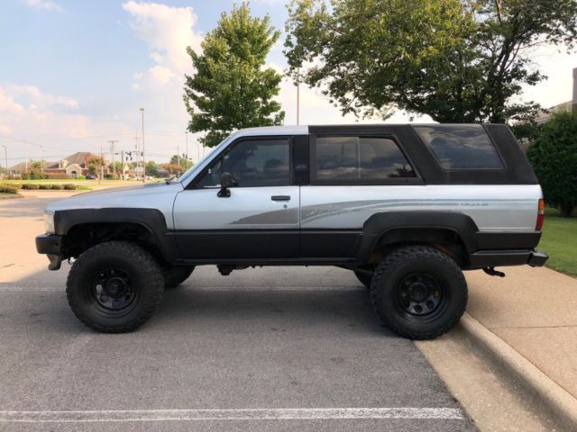 1989 Silver / Black Toyota 4Runner SUV
