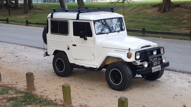 1989 White Toyota FJ Cruiser