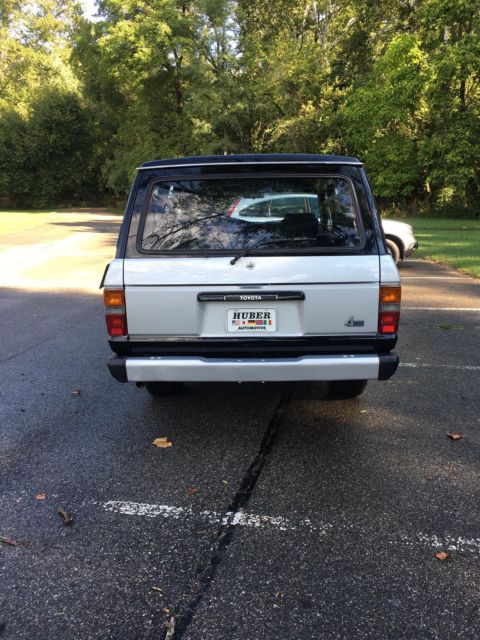 1989 Gray Toyota Land Cruiser SUV