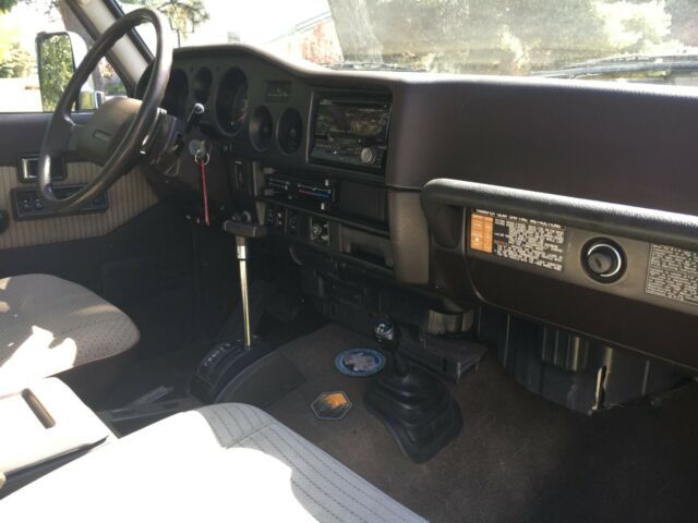 1989 Beige metallic Toyota Land Cruiser
