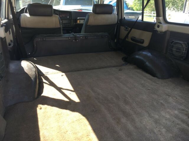 1989 Beige metallic Toyota Land Cruiser