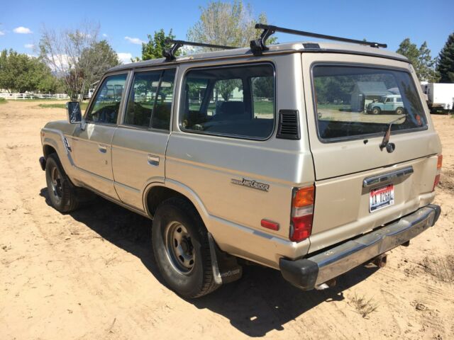 1989 Beige metallic Toyota Land Cruiser