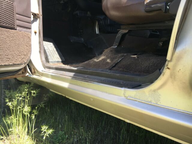 1989 Beige metallic Toyota Land Cruiser