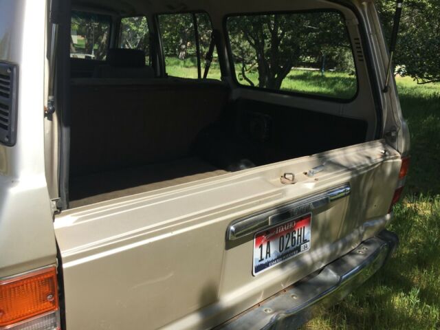 1989 Beige metallic Toyota Land Cruiser