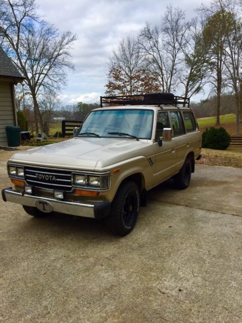 1989 04G8 Beige Metallic Toyota Land Cruiser Hatchback