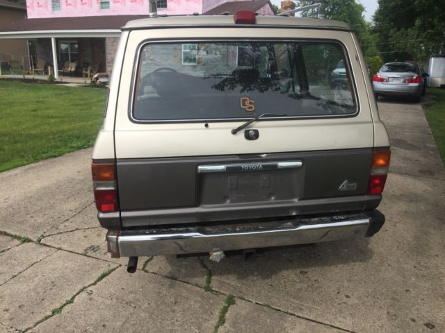 1989 Brown Toyota Land Cruiser 4 door