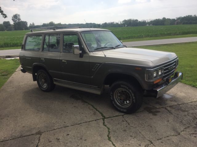 1989 Brown Toyota Land Cruiser 4 door