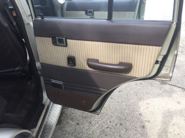 1989 Brown Toyota Land Cruiser 4 door