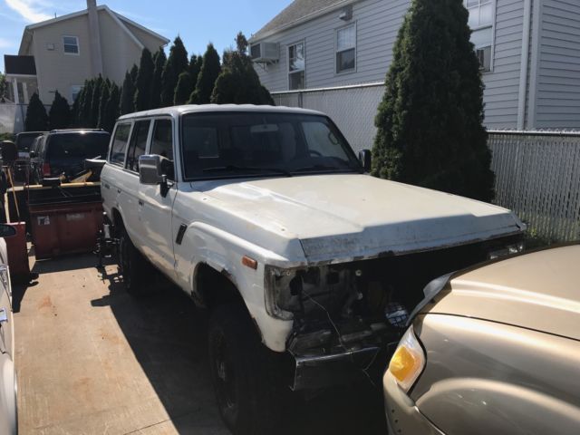 1989 White Toyota Land Cruiser