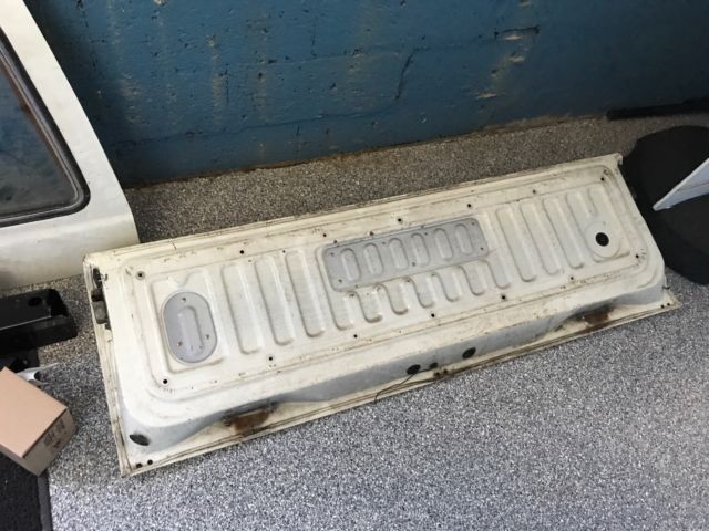 1989 White Toyota Land Cruiser