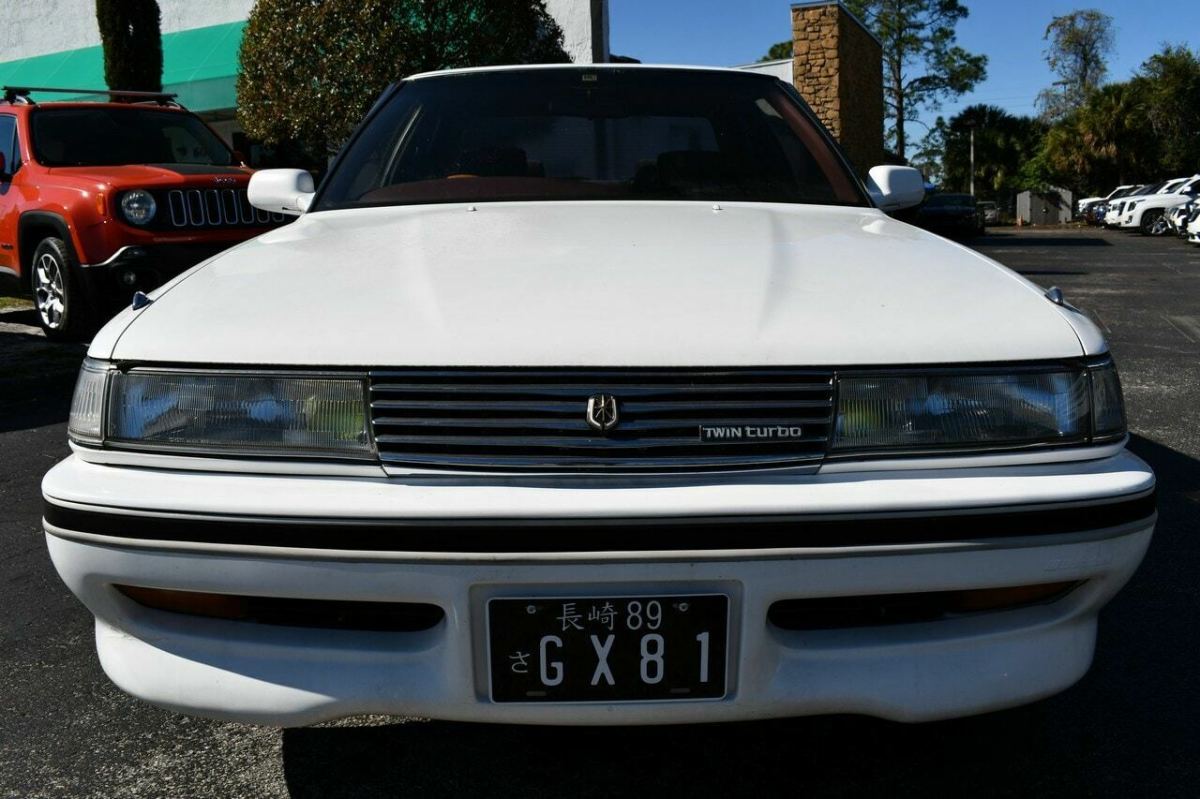 1989 White Toyota MARK II TWIN TURBO SEDAN