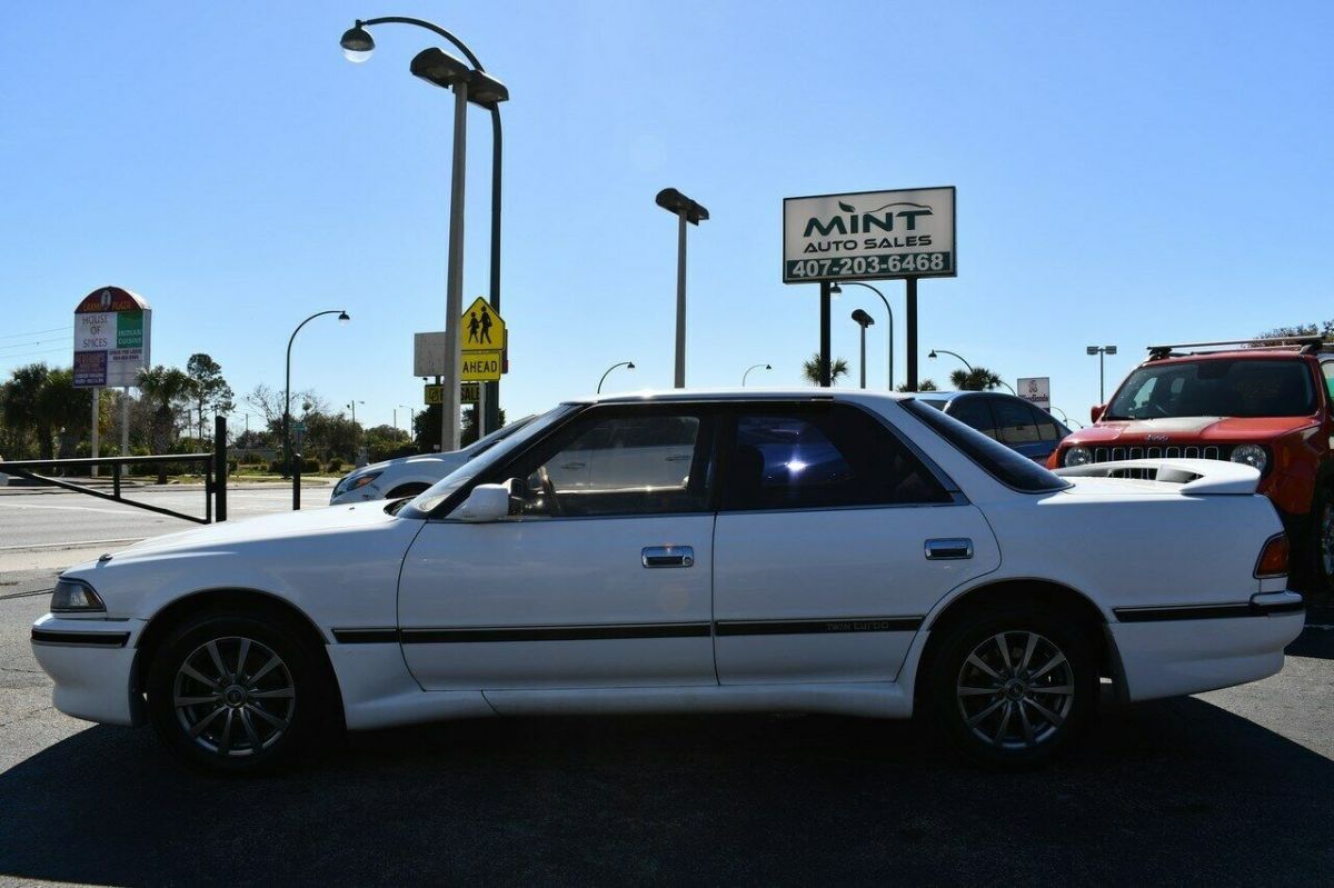 1989 White Toyota MARK II TWIN TURBO SEDAN