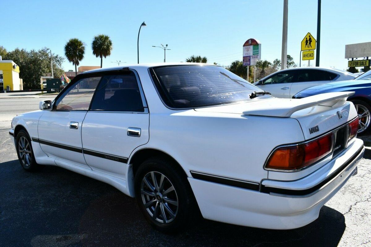 1989 White Toyota MARK II TWIN TURBO SEDAN