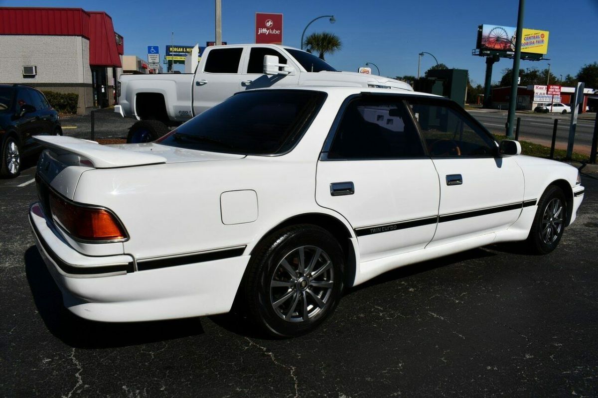 1989 White Toyota MARK II TWIN TURBO SEDAN