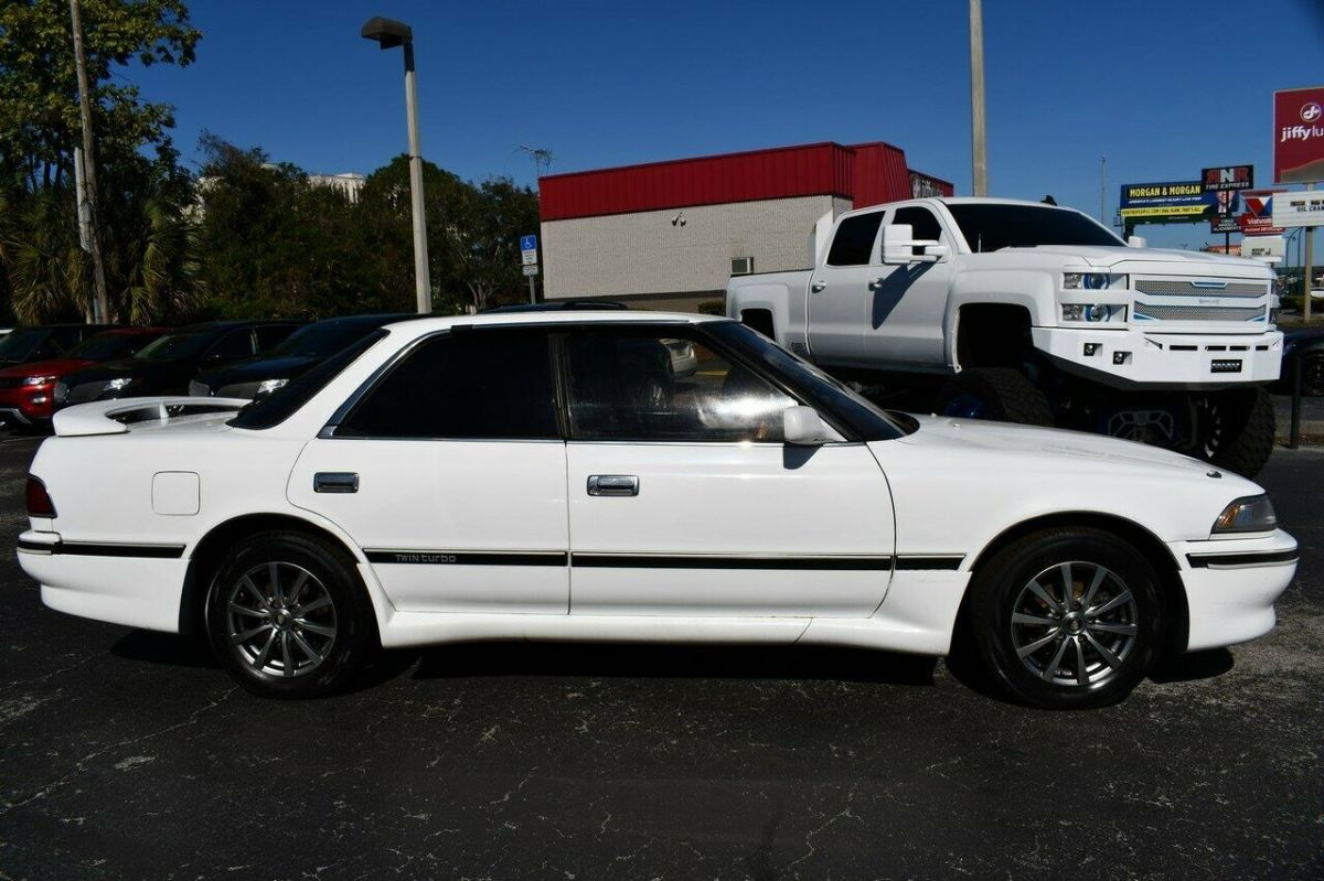 1989 White Toyota MARK II TWIN TURBO SEDAN