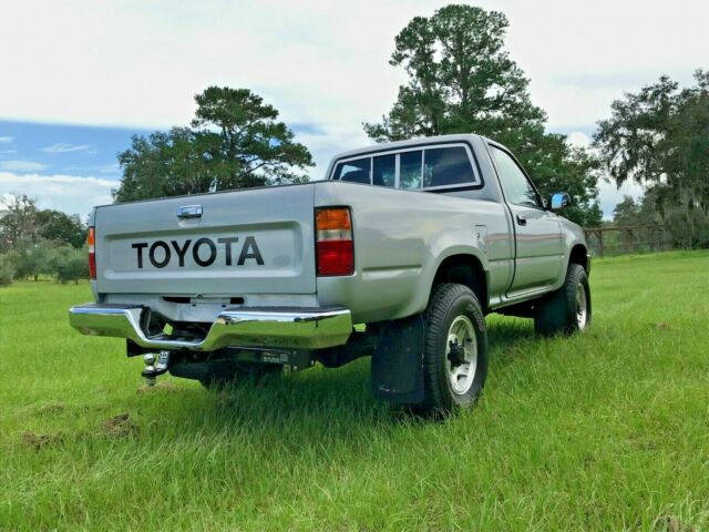 1989 Silver Toyota Pickup Standard Cab Pickup